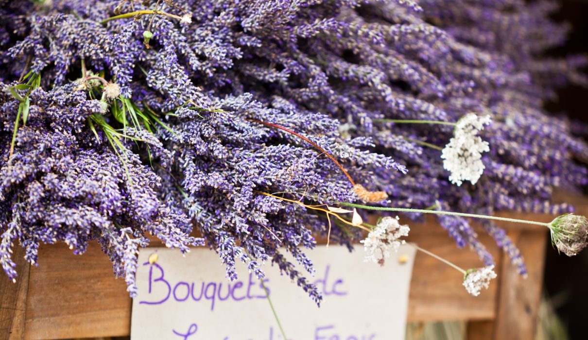 Lavender,Bunches,Selling,In,An,Outdoor,French,Market.,Horizontal,Shot