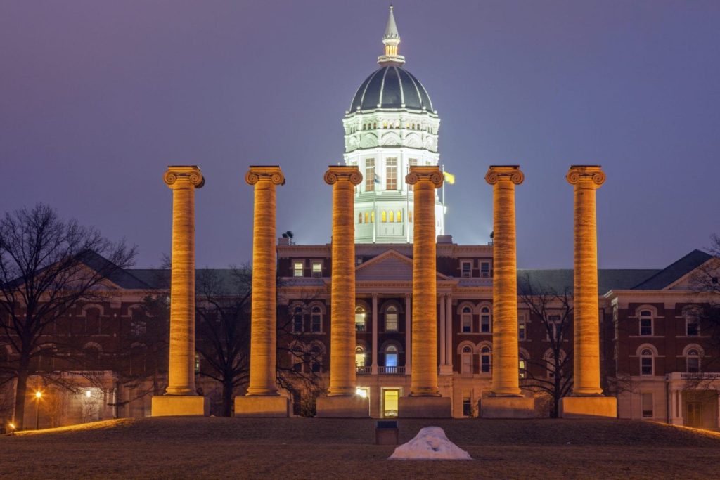 inside columbia,columbia,como,midmo,missouri,mid missouri,central missouri,ceremony,dome lighting,the brink,homecoming,jesse hall,campus,student,things to do